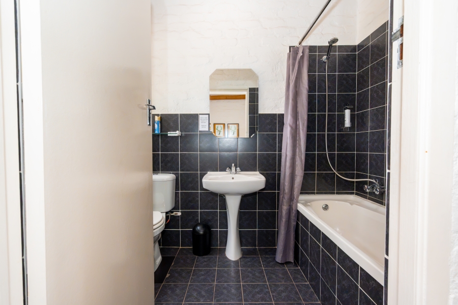 6 Bedroom Property for Sale in Middedorp Western Cape